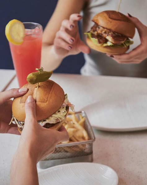 Umami Burger Welcomes The Industry & Gives Back to Gift Card Buyers