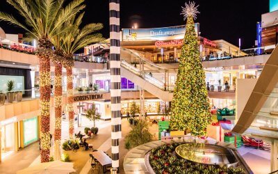 Santa Monica gets Festive!