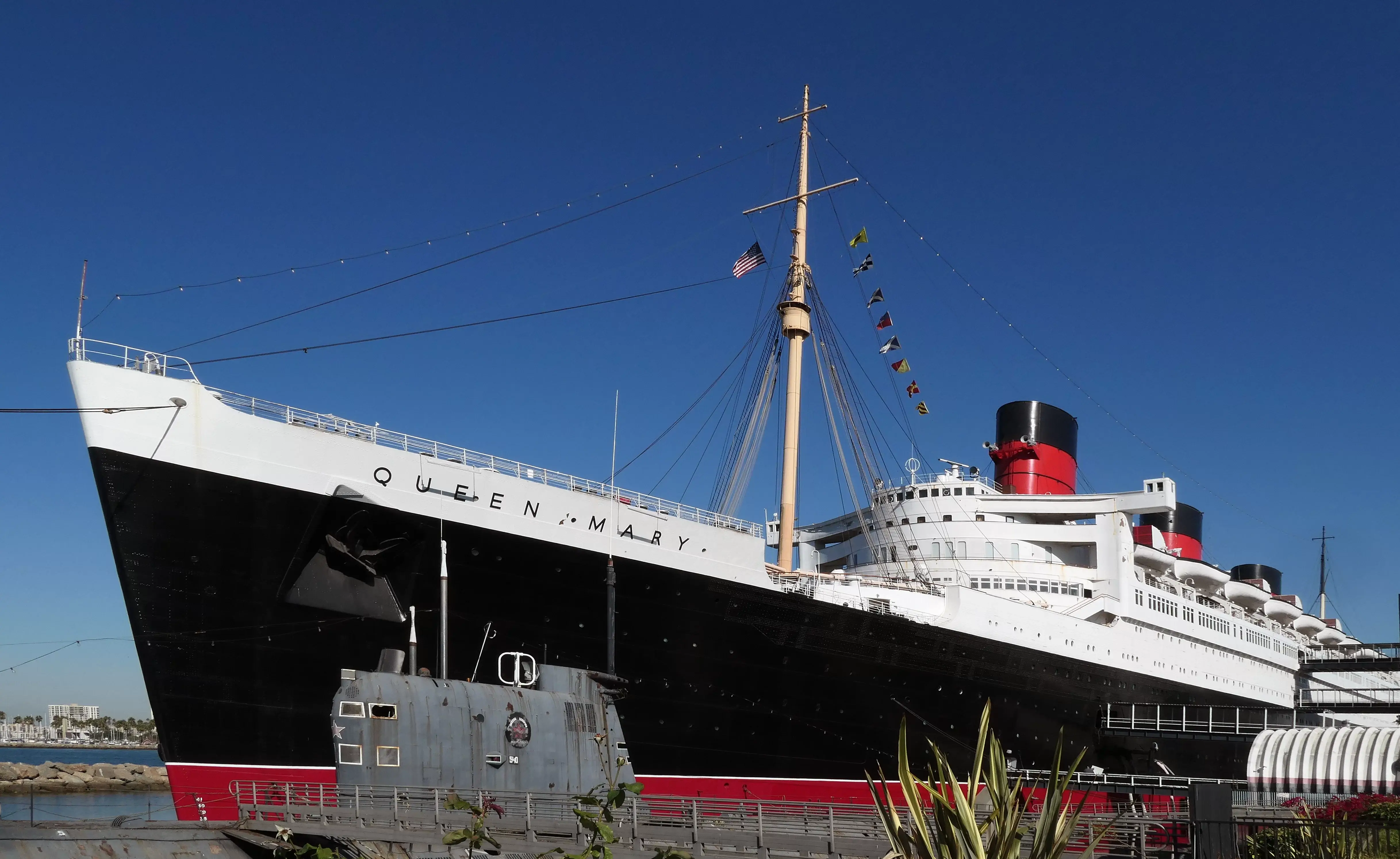 R.M.S._Queen_Mary_in_Long_Beach,_California;_October_2019