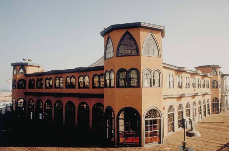 MerryGoRound_LRGoriginally_the_Loof_Hippodrome_built_in_1916_by_Charles_I_D_Loof_on_the_Santa_Monica_Pier_Santa_Monica_Calif